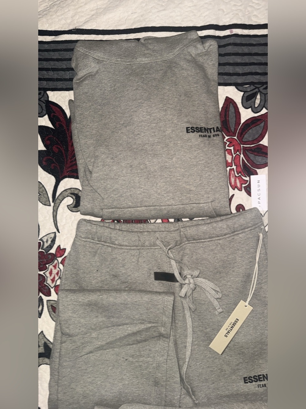 Essentials Kids Gray Sweatpants & Joggers Set